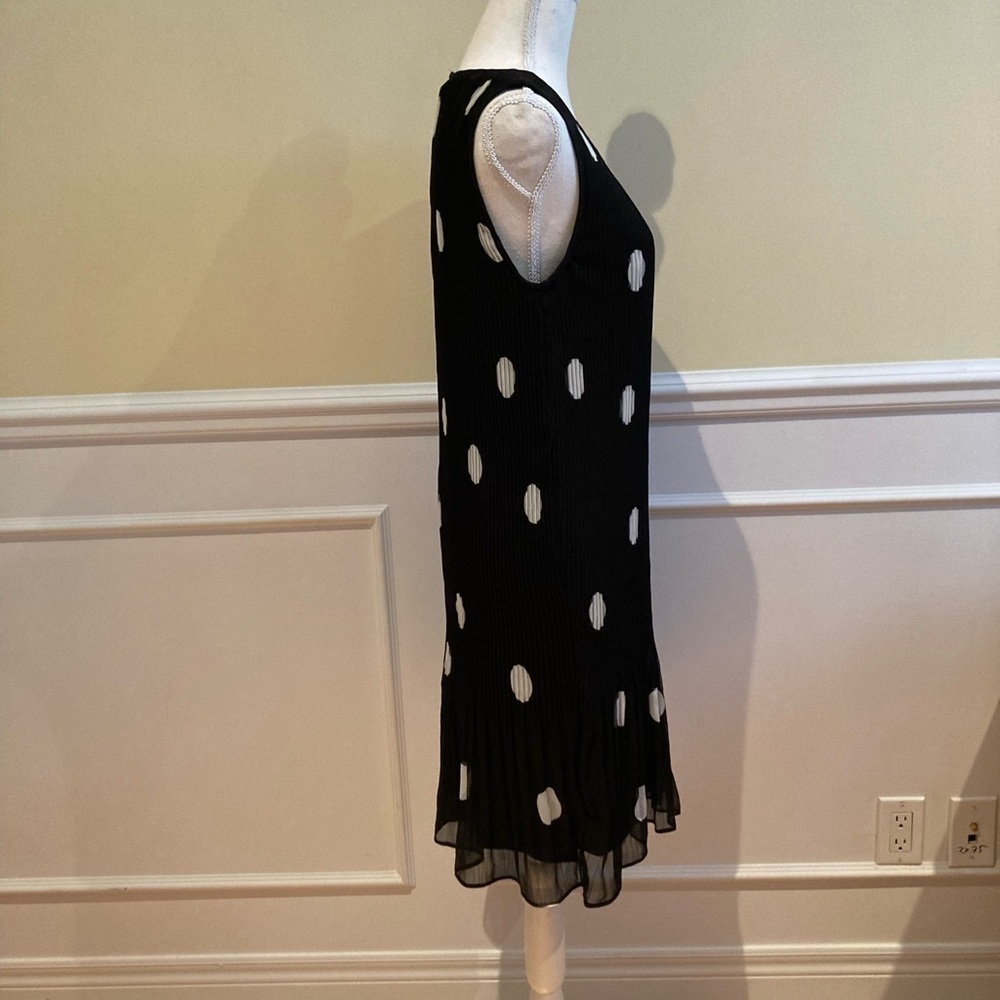 NWOT DKNY Pleated Sleeveless Midi Dress, Black, White, Polka Dots, Size 10 - Picture 3 of 6